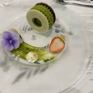 デザートの抹茶がとても濃く、見た目も可愛いのに本格的な味で驚きました。