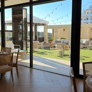 披露宴会場の横に、キャンプ風にもできるガーデンが併設されていました。