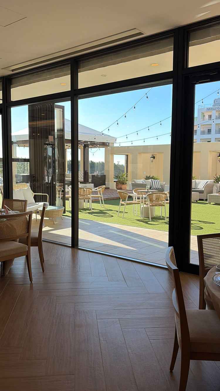 披露宴会場の横に、キャンプ風にもできるガーデンが併設されていました。