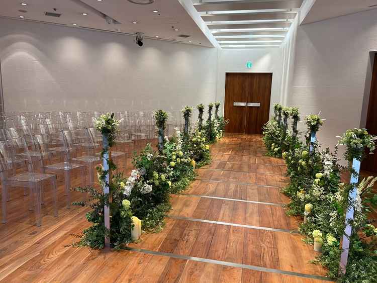 森が見えるチャペル