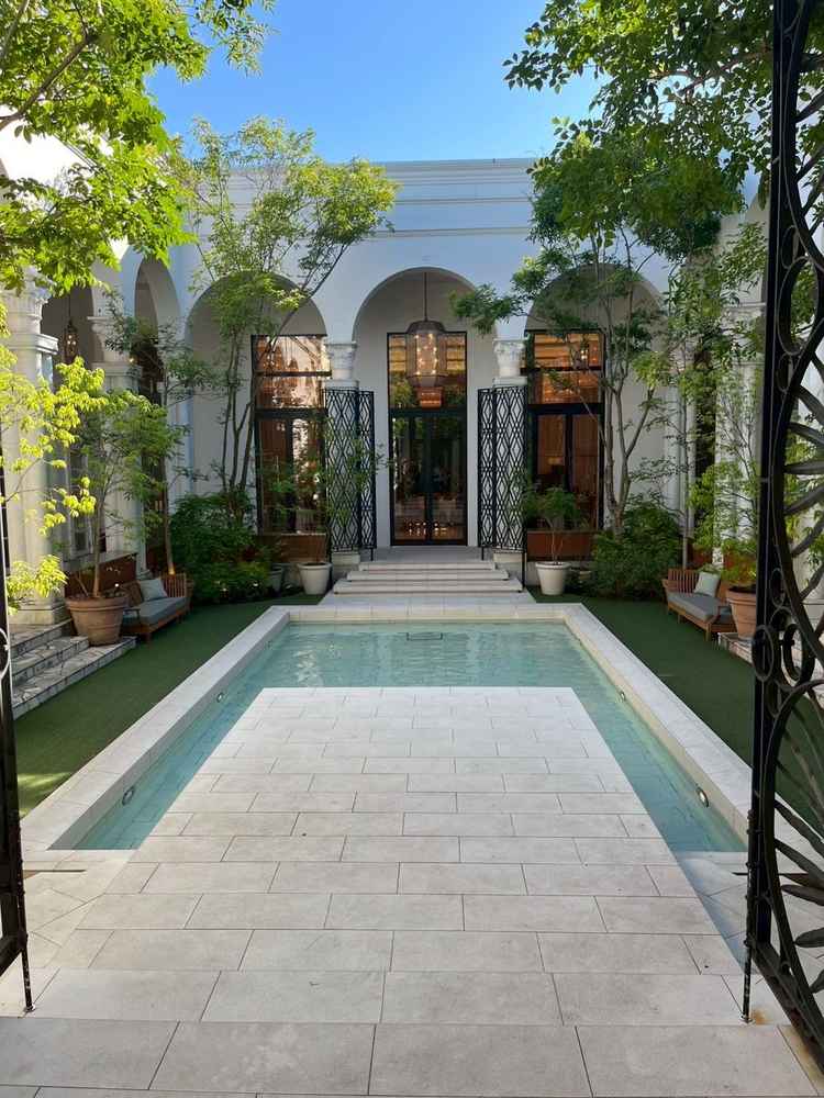 プールのあるガーデン