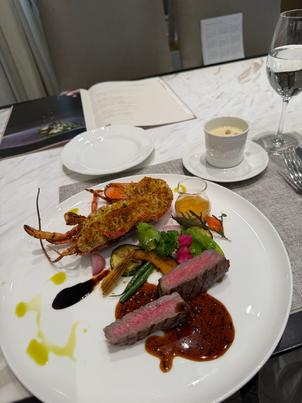 試食はとても美味しかったです。特に新玉ねぎのポタージュが甘くて美味しかったです。