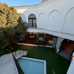 思わず感動し涙が出た階段からの披露宴会場。当日ゲストがいる想像ができました。ガーデンは外せない