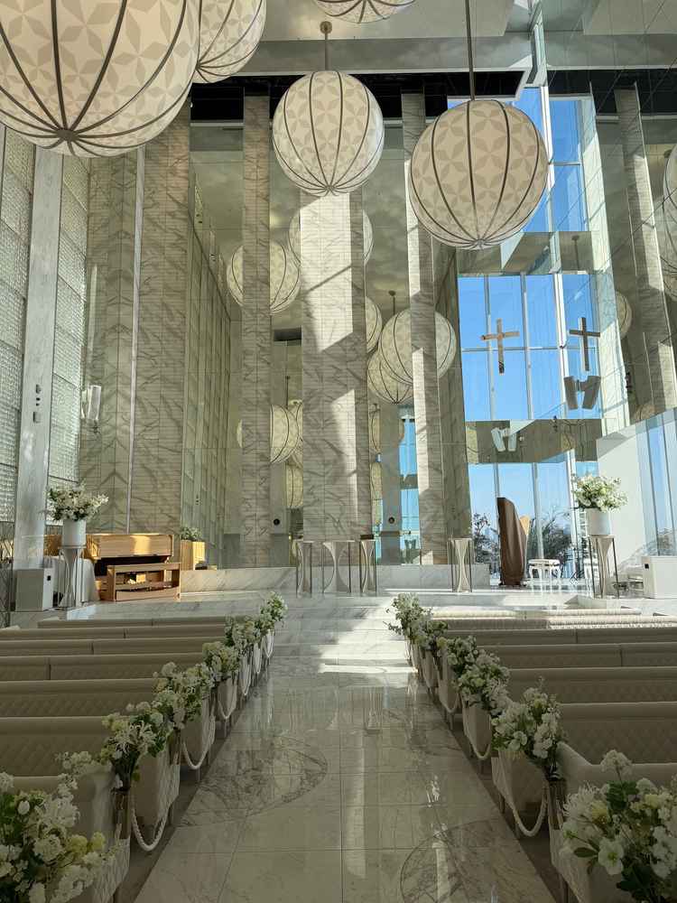 チャペルの写真。写真で見るよりも綺麗で圧倒された。壁もキラキラしており、光の反射が綺麗だった。