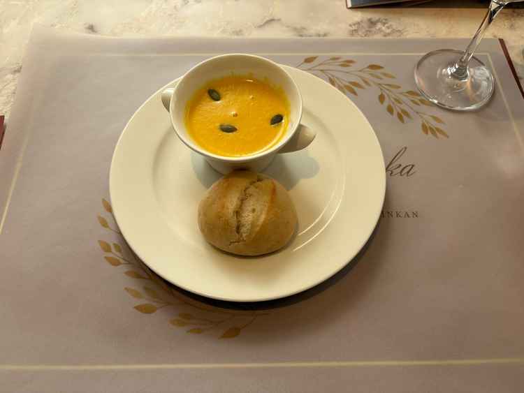 試食の季節のスープとパン