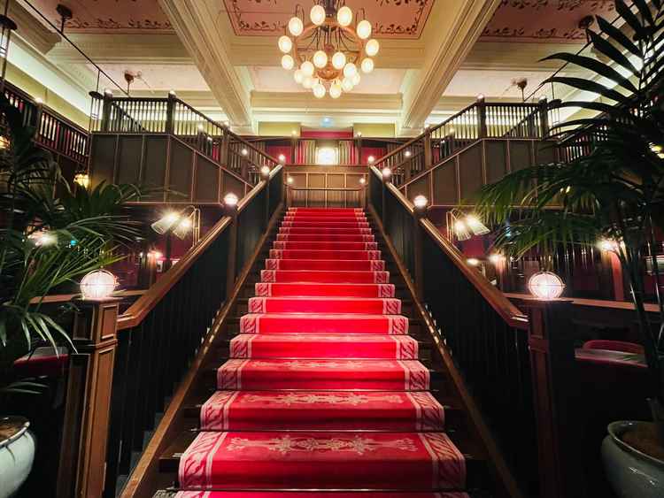 エントランスの階段