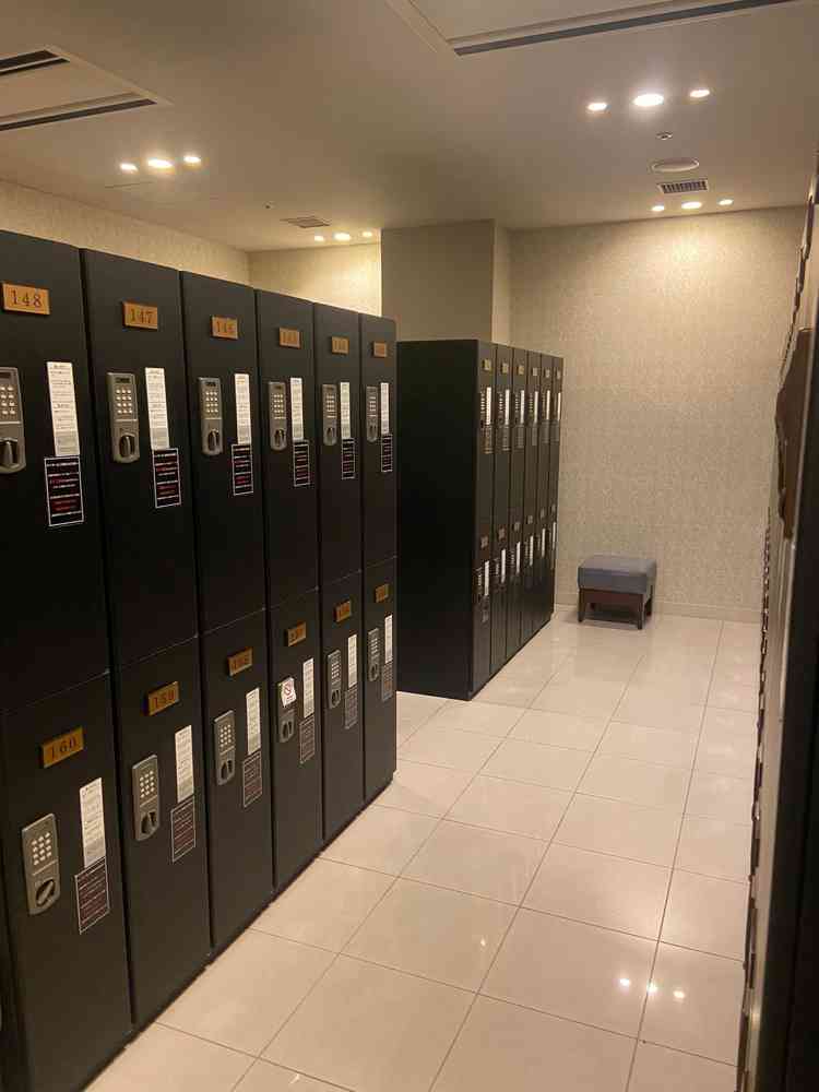 女性の方でも安心のロッカー付き