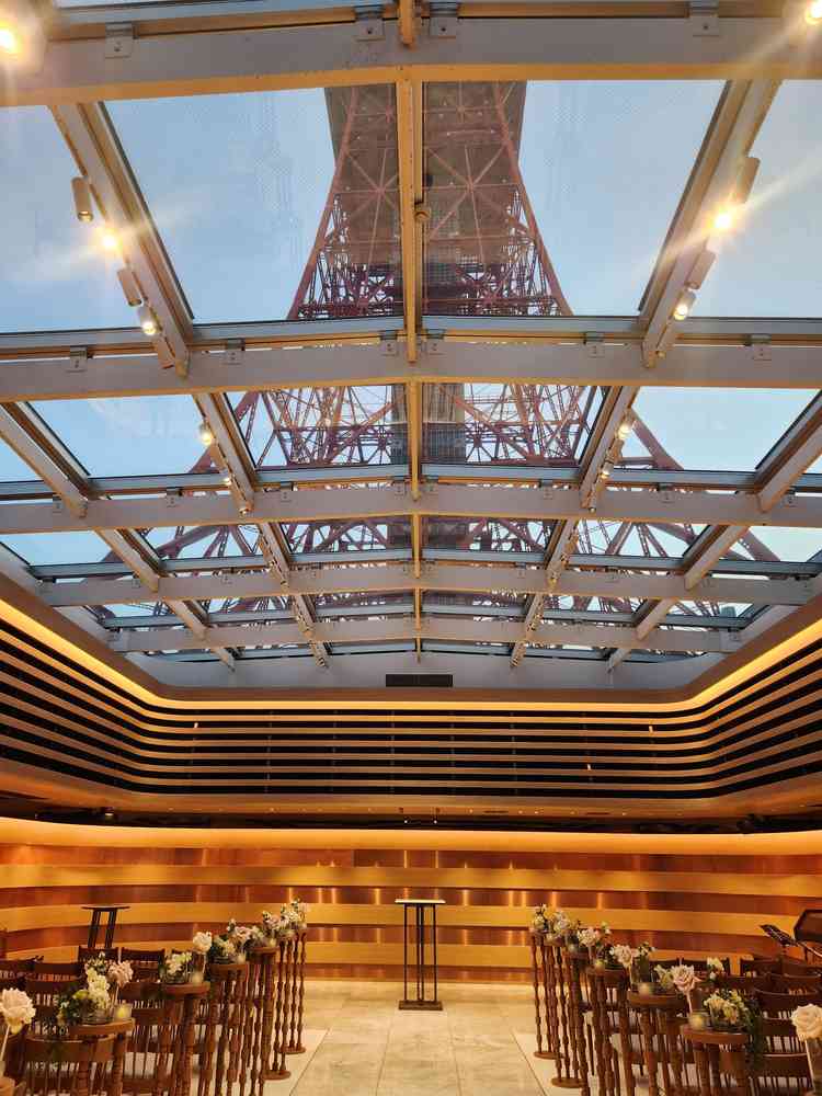 挙式場の昼間の感じ