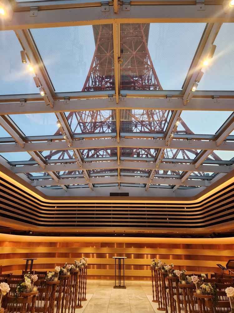 挙式場の昼間の感じ