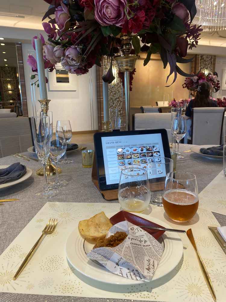 テーブルコーディネートやカトラリー写真、ウェルカムフード