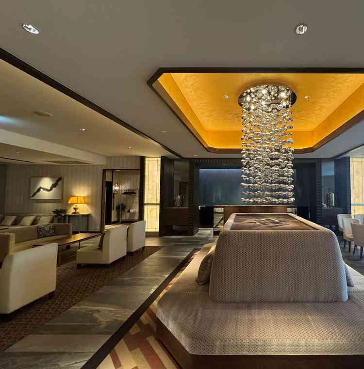 待合室が広々していて、親族や友人、子どももゆっくりできそう。