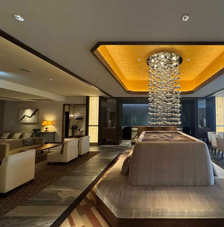 待合室が広々していて、親族や友人、子どももゆっくりできそう。