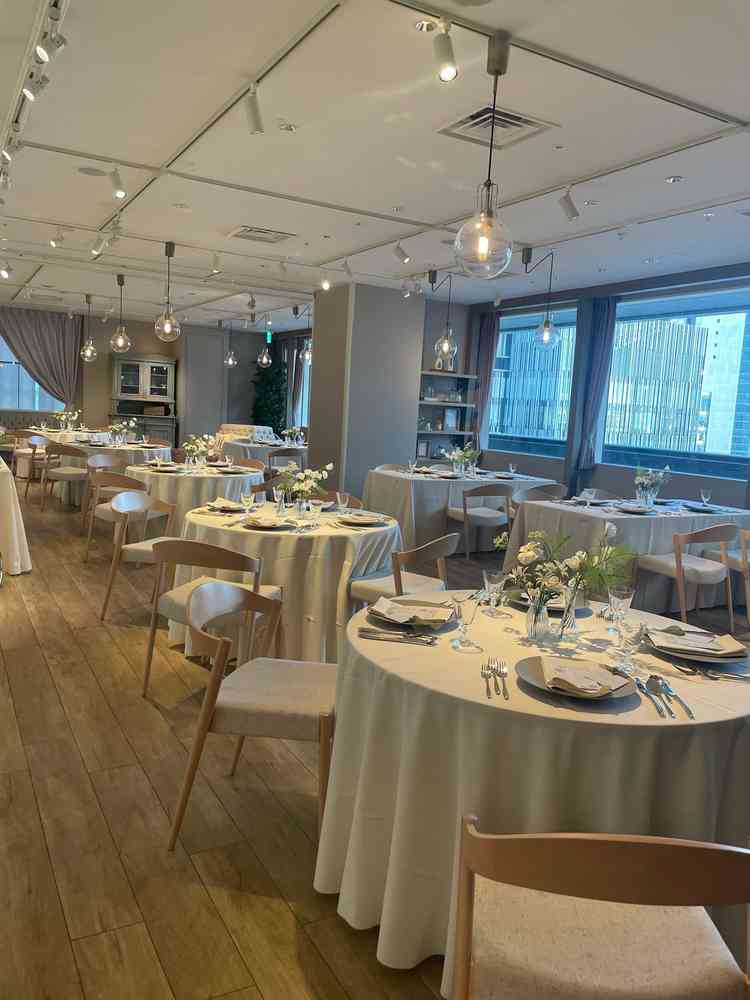 披露宴会場。アットホームでナチュラルな雰囲気。