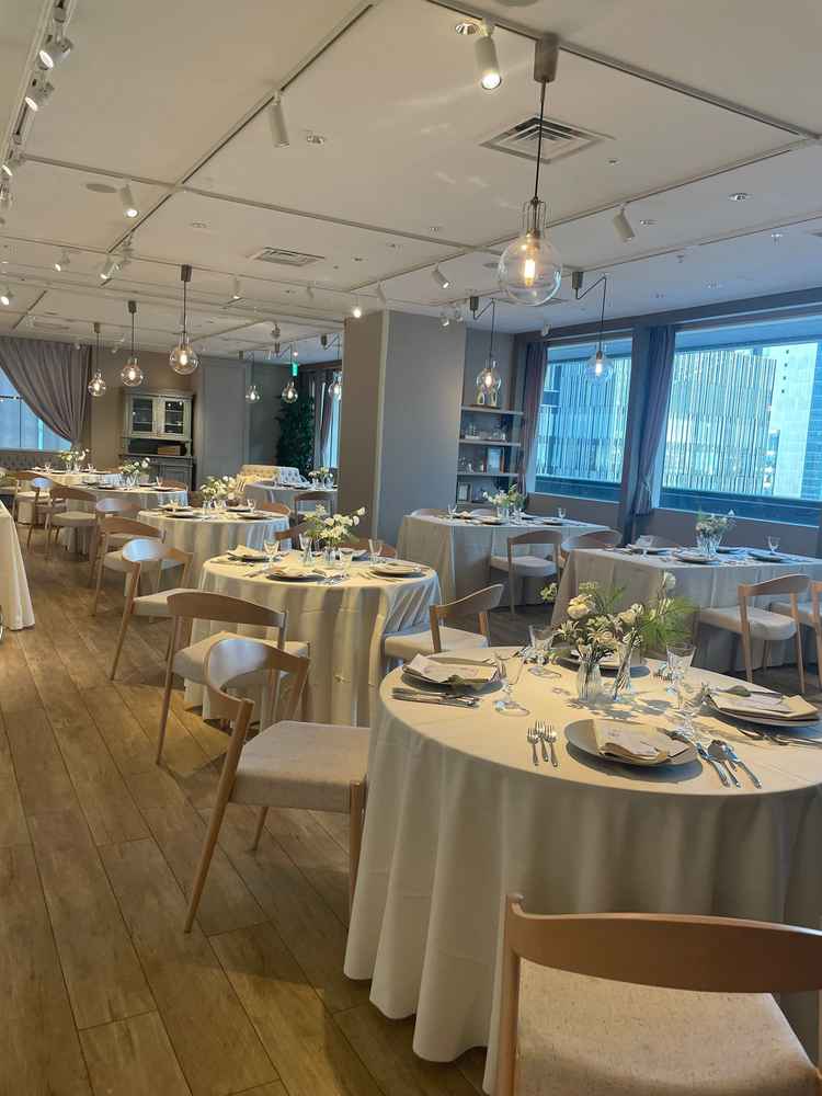 披露宴会場。アットホームでナチュラルな雰囲気。