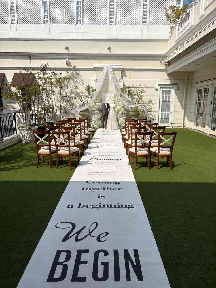 当日の天候に合わせて、挙式会場をガーデンにするかチャペルにするかを決定できる点が良かったです。