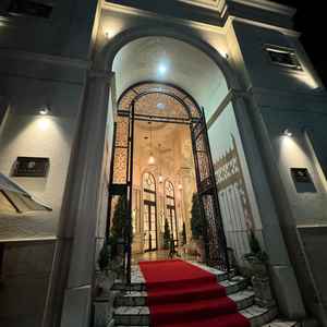 重厚感ある凱旋門が素敵でした