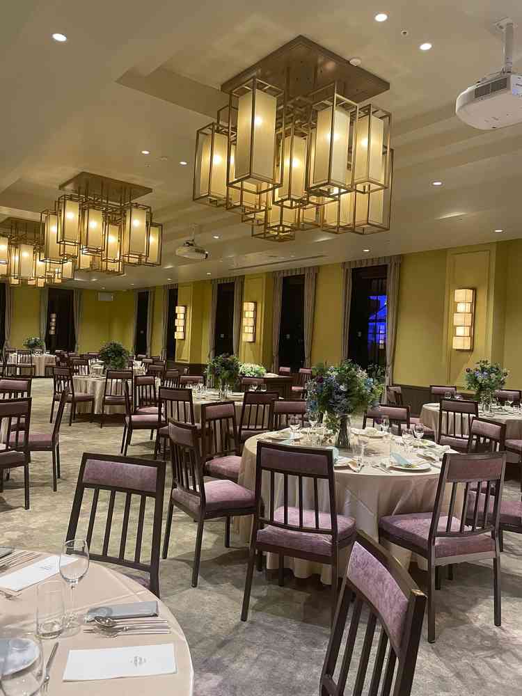 披露宴会場の写真になります。