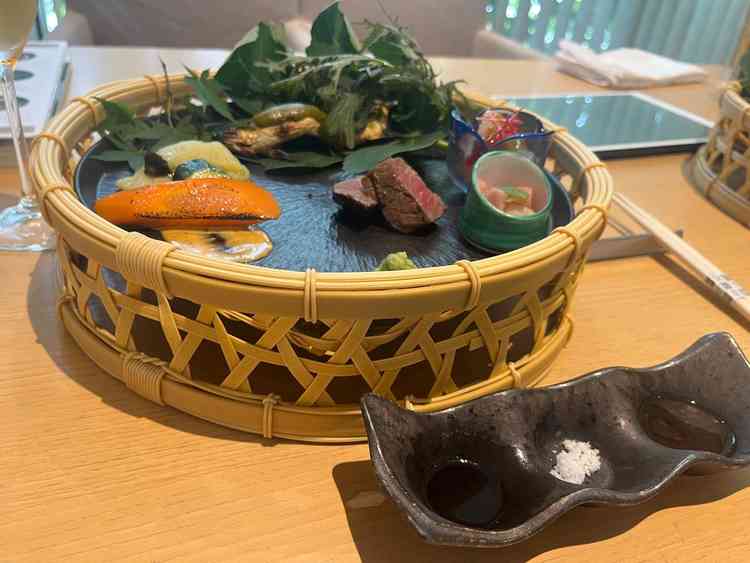 試食の写真。素材やソースの味が美味しかった。