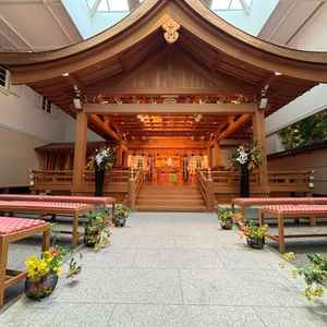 本格的な和婚が出来る。檜の匂いが香り自然光も入り屋内にいる感覚を忘れる