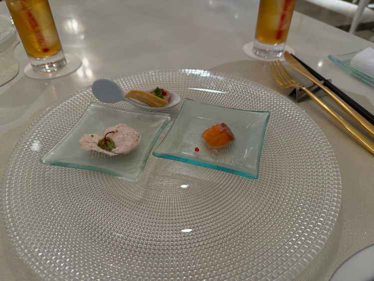 前菜です。本番では何個も食べられるらしいです。