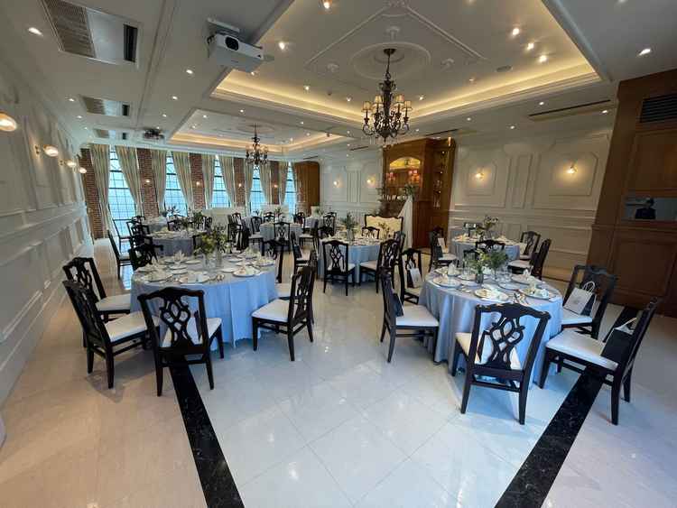 60数枚程度のゲスト仕様に配置されていましたがテーブルが小さく窮屈なイメージがありました。