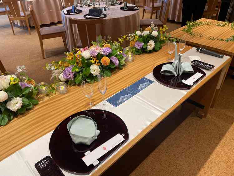 披露宴会場の見学をさせていただき、素敵な会場を見ることができました。