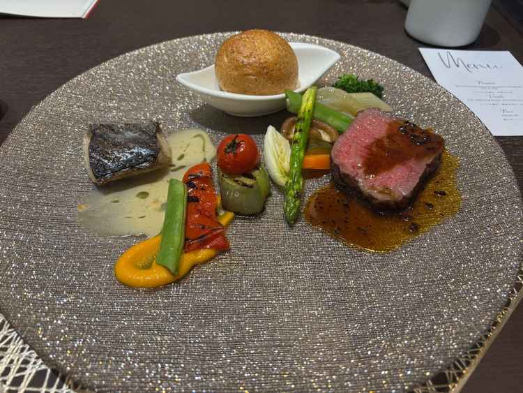 試食の量が素晴らしく、とても印象に残りました。パンは、時間たってからの試食になったが、まだ温かくとて