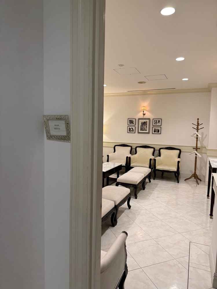 両家親族の待合室も別々になってて、こちらの部屋は落ち着いてて良かったです