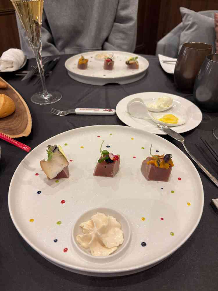 試食の料理、お皿が可愛い