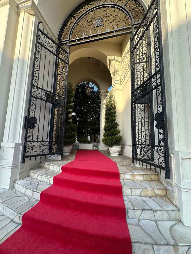 厳かな気持ちになる入り口でした