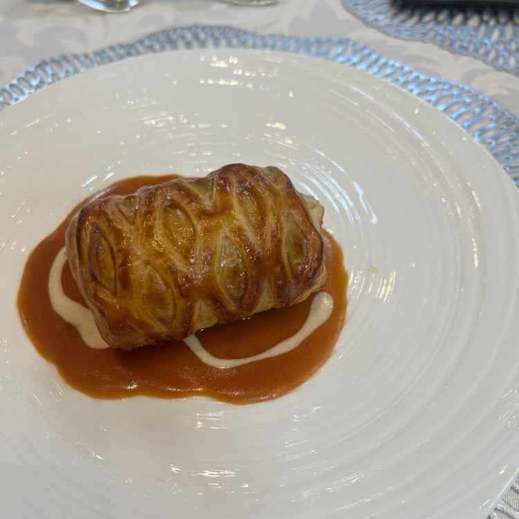 メインの1つ、魚料理です。どの年代でも楽しめるメニューと口当たりを意識しているそうです。