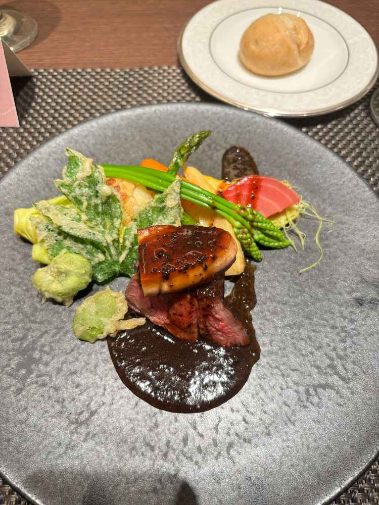 お肉も付け合わせの野菜も美味しくとても満足でした。