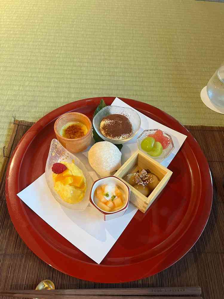 試食会のメニューデザート盛り合わせ