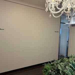 ゲストの控え室にはフィッティングルームとサロンが用意されており、こちらでもご準備いただける設計です。