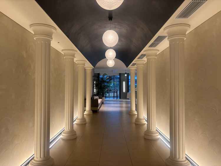 披露宴会場に続く廊下。写真スポット。