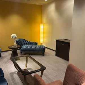 ブライズルームもおしゃれで、本番前に落ち着けそう。