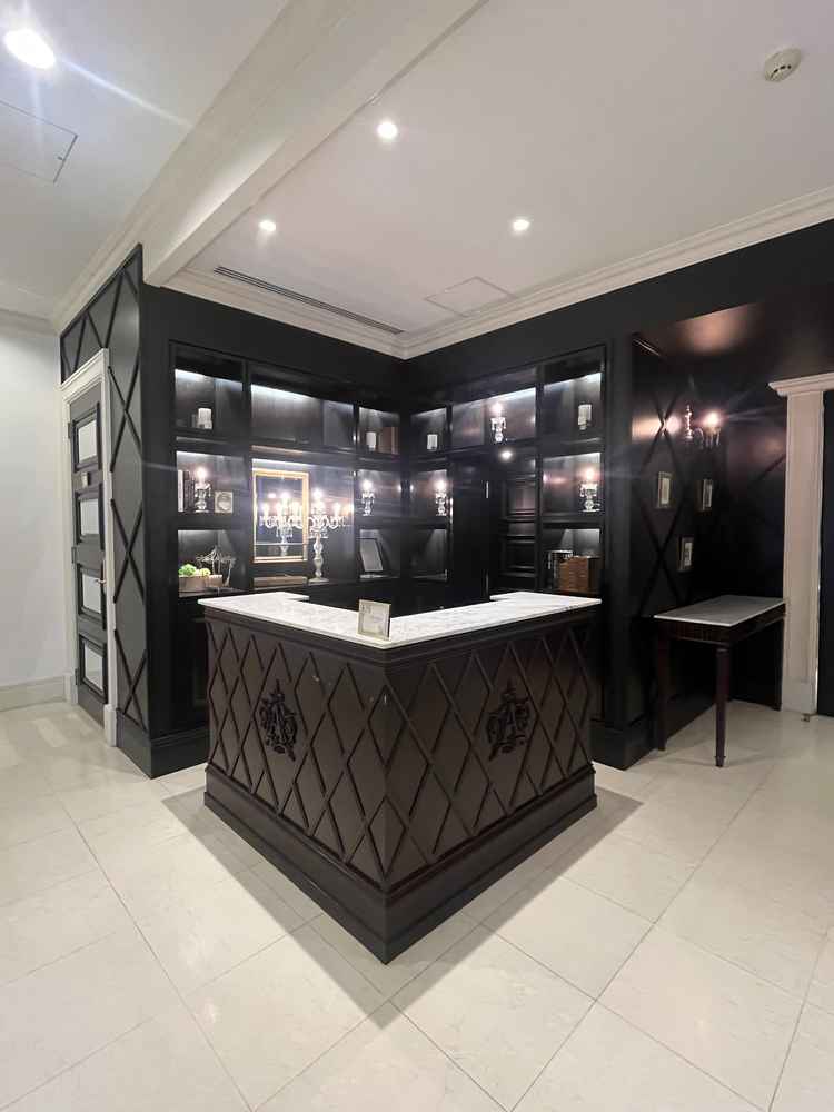 受付が新郎側、新婦側で完全に分けて設置できるため受付をお願いするゲストも緊張することなく対応いただけ