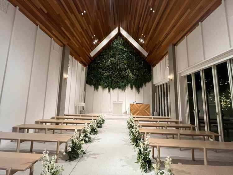 チャペルはテラスも見ることができ開放的な作りでした。