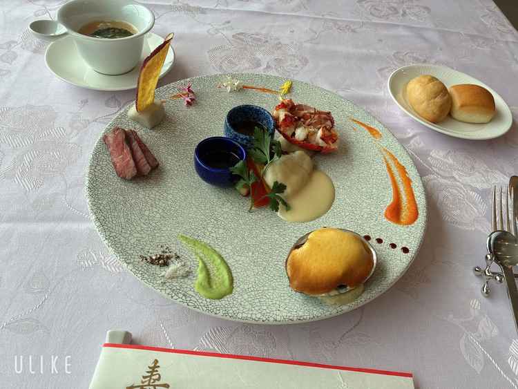 試食でいただいたお料理です。洋風茶碗蒸しは他ではないお料理でとてもおいしかったです。