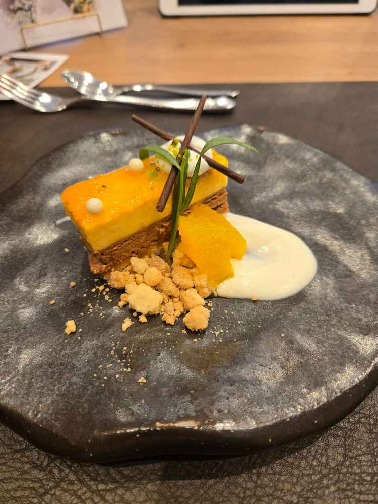 季節に合わせたデザート。見た目も味も素敵でした。