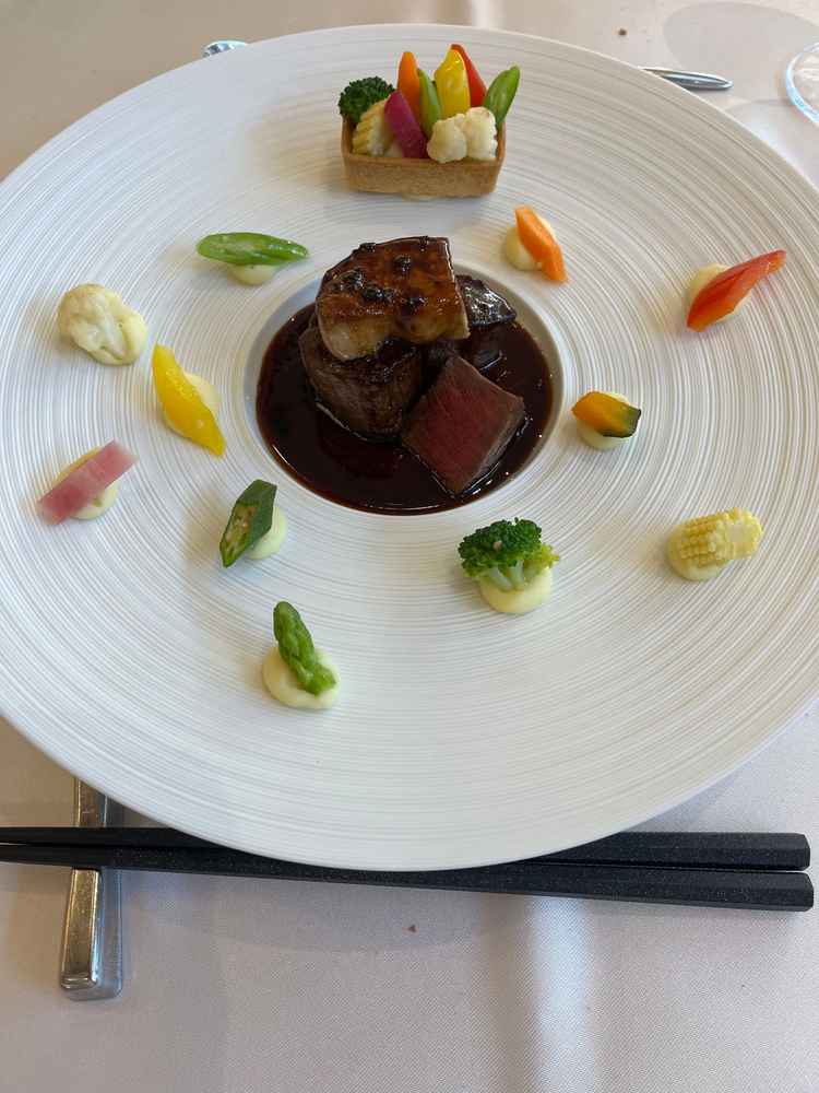 試食会でのメイン料理。お野菜が甘くお肉も柔らかくてとても美味しかったです。