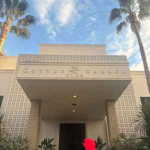 正面入り口の写真。