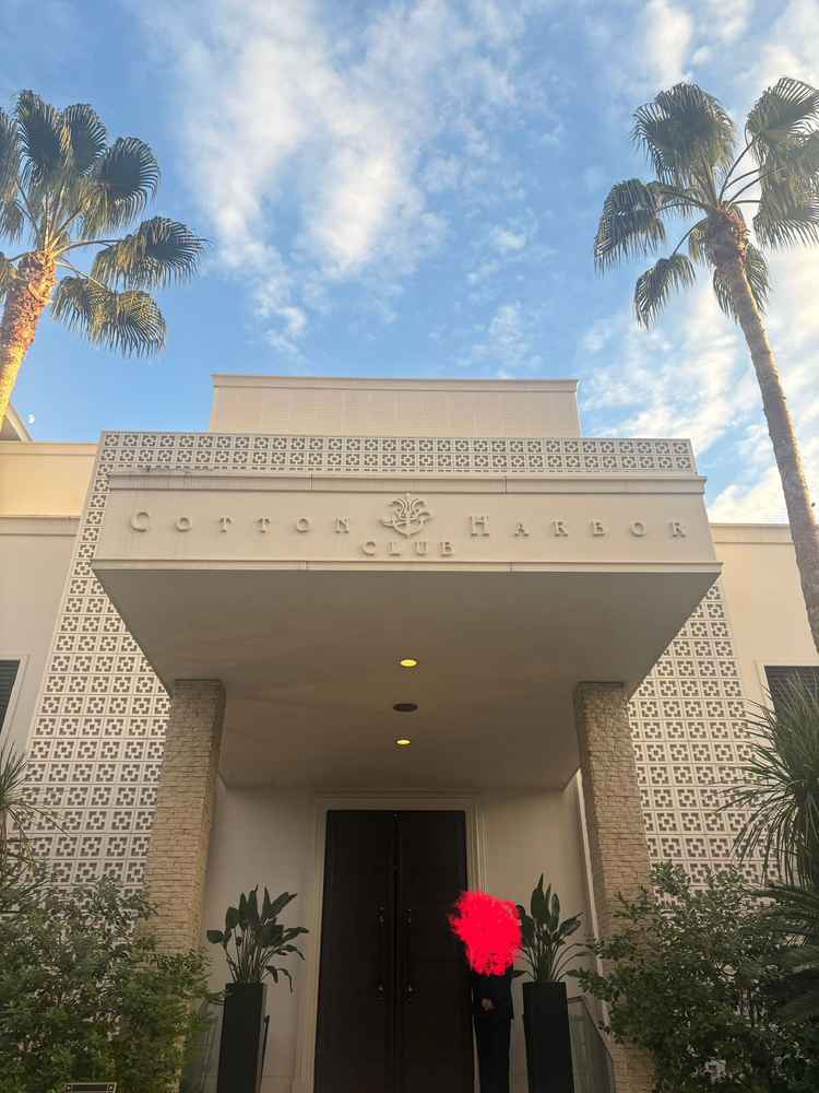 正面入り口の写真。