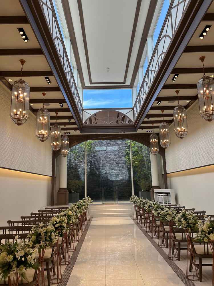 水が流れる素敵なチャペル