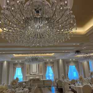 天井が高くないので、シャンデリアと一緒に映える写真を撮れます。