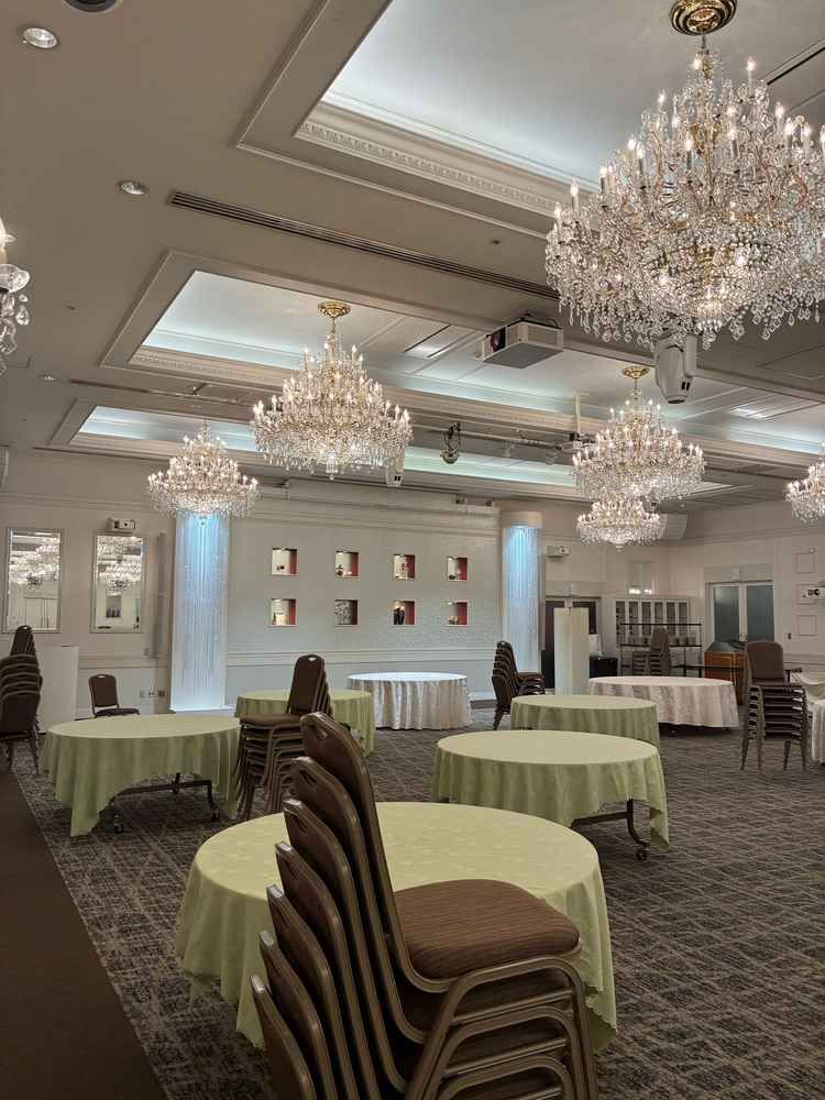 披露宴会場はかなり広いです。