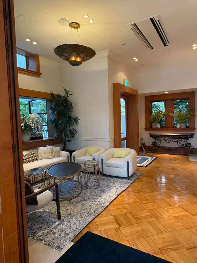 披露宴会場のリビング。ここでゲストや家族と休んだら団欒したりできます。