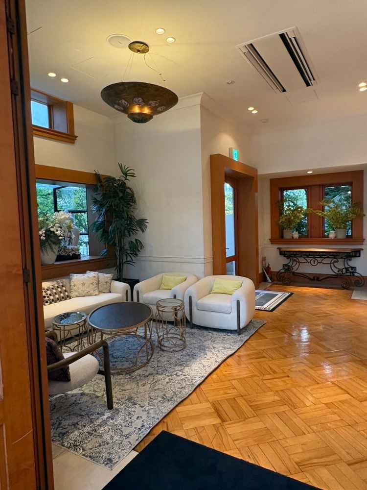 披露宴会場のリビング。ここでゲストや家族と休んだら団欒したりできます。