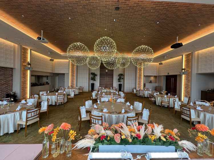 披露宴会場　3F THE BARN