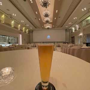 お食事の場所が披露宴会場だったのはびっくりでした。2人でこの場所を使わさせていただいて凄く贅沢でした